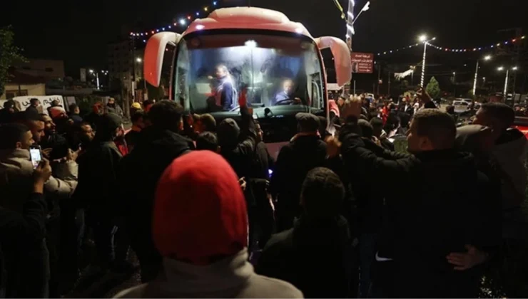 Ateşkes 2 gün daha uzatıldı! İsrail’in gün yüzü göstermediği 33 Filistinli daha serbest kaldı