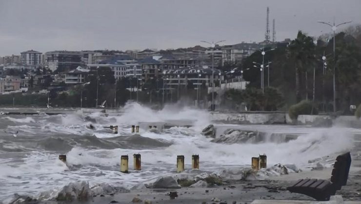 Büyükçekmece’de lodos etkili oluyor! ‘Ürkütücü bir manzara’