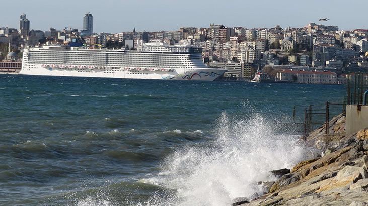 Fırtına nedeniyle bazı Şehir Hatları ve İDO seferleri iptal edildi