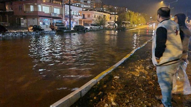 Gerekli olmadıkça evden çıkmayın uyarısı yapıldı! Yollar göle döndü