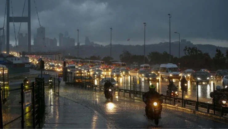 İstanbul sağanak yağışa teslim oldu, AKOM’dan uyarı geldi