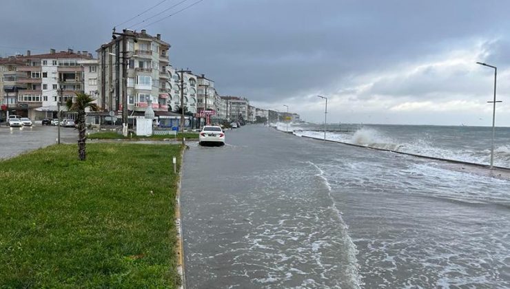 Yalova’da deniz ile kara birleşti! İDO seferleri iptal edildi