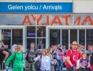 Antalya’da tüm zamanların turist rekoru kırıldı