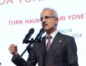 Bakan Uraloğlu: 2023’te Türkiye semalarından 15 saniyede bir uçak geçti