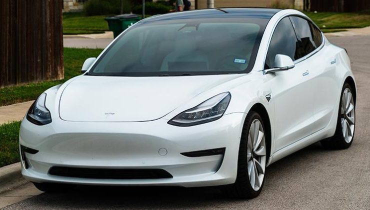 Tesla 1.6 milyon aracını geri çağırdı