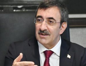 Cevdet Yılmaz: Enflasyonla mücadele ederken büyümeyi de sürdürüyoruz