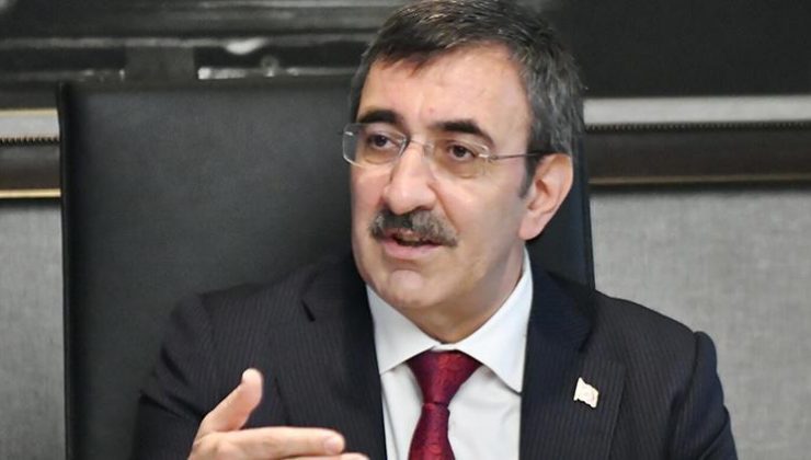 Cevdet Yılmaz: Enflasyonla mücadele ederken büyümeyi de sürdürüyoruz