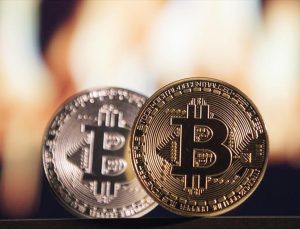 Bitcoin’de zirve sonrası erime