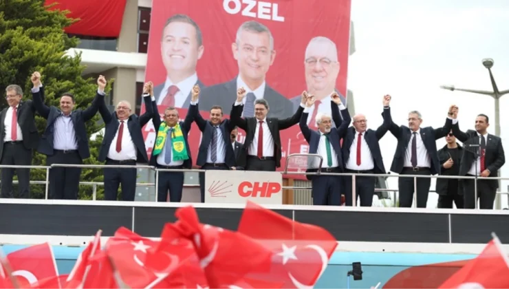 CHP’nin Balıkesir Edremit mitinginde ezan gafı: Ne zaman okunuyor, ben zayıfım bu konuda