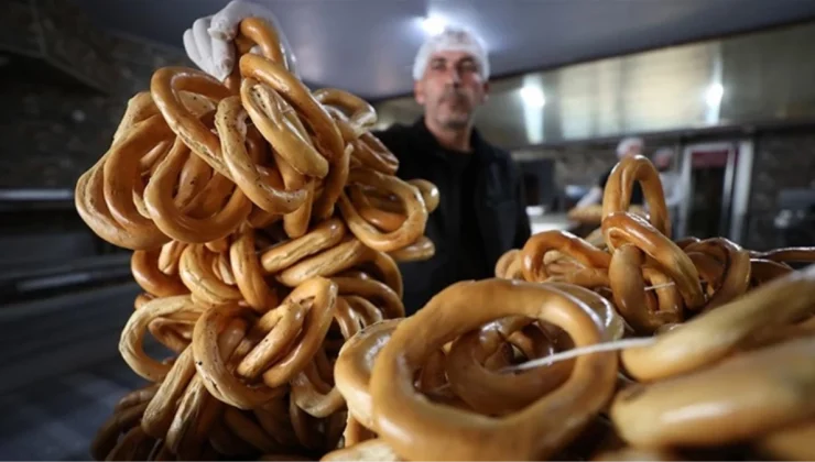 Düzce’deki fırıncılar "ramazan simidi" mesaisinde! Vatandaşlar bu ürün için köylerden merkeze iniyor