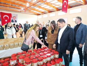 Hatay’ın ürünlerini raflarına taşıyor