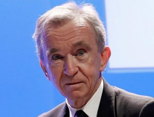 Kim bu ‘Kaşmir giyen kurt’? Bernard Arnault dünyanın en zengini oldu