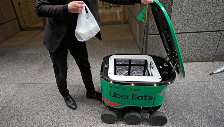 Tokyo’da robot kuryeler yemek dağıtacak