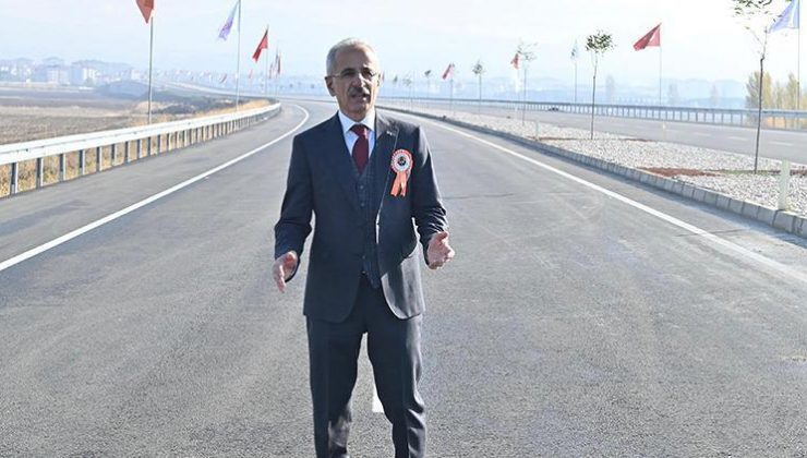 Bakan Uraloğlu açıkladı: Akıllı yollar geliyor