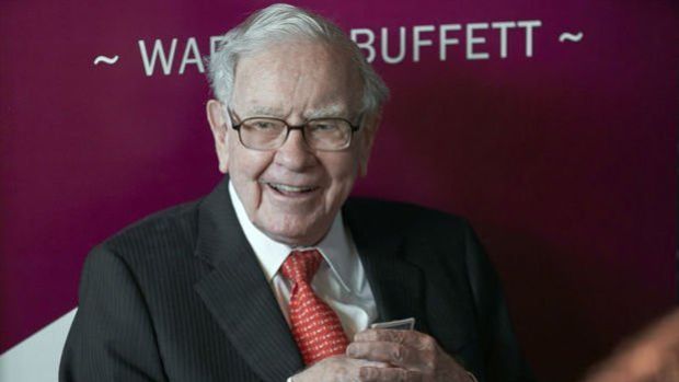 Buffett, teknoloji devinin hisselerini satmaya devam ediyor