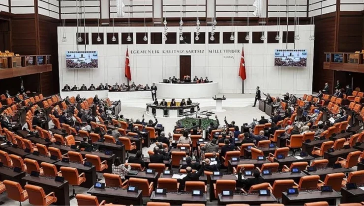 7 ayda Meclis’teki 600 milletvekilinden 61’i partilerinden istifa etti! Birinci sırada CHP var