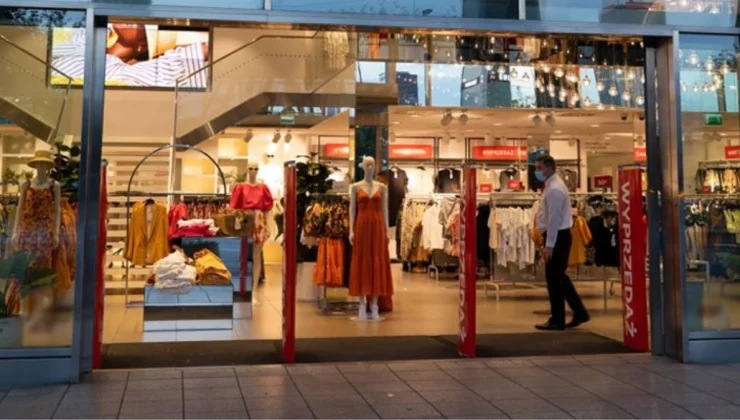 Dünyaca ünlü giyim firması H&M’in CEO’su istifa etti! Şirketin hisseleri bir anda çakıldı