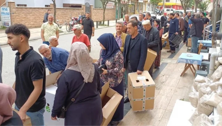 Düzce’de yumurta tavuğu dağıtımında uzun kuyruklar oluştu