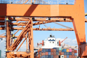 Dış ticaret açığı yükseliyor.