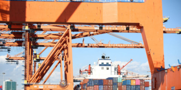 Dış ticaret açığı yükseliyor.