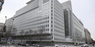 Dünya Bankası'nın altında, petrol fiyatlarında azalma bekleniyor.