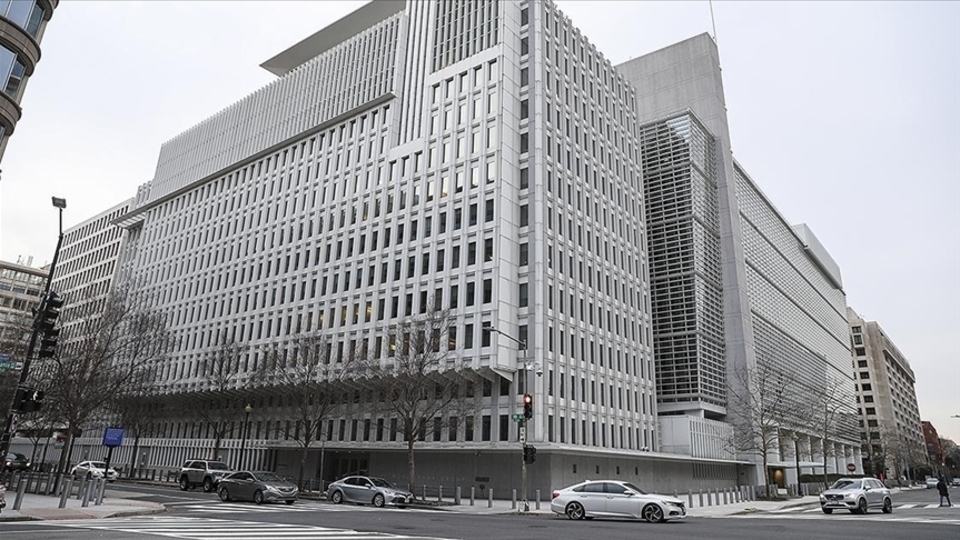 Dünya Bankası'nın altında, petrol fiyatlarında azalma bekleniyor.