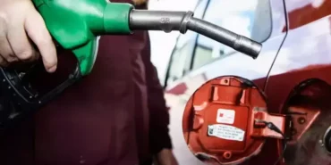 Gece yarısı benzine 1.14 TL zam yapıldı.