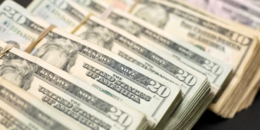 Hazine, dolar türünden borçlanma yapacak.