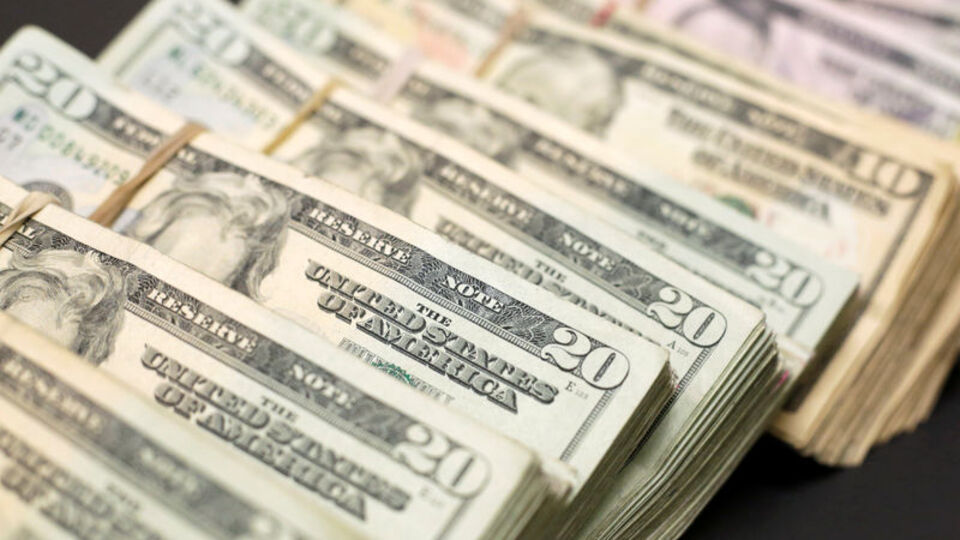 Hazine, dolar türünden borçlanma yapacak.