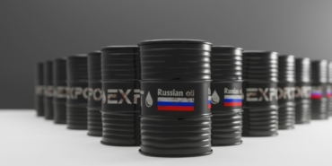 Rusya'nın petrolü, yaptırımların etkisiyle hızla değer kaybetti.