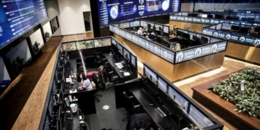 Ekim isimli yabancı yatırımcı, hisse alımında ivme kaybetti.