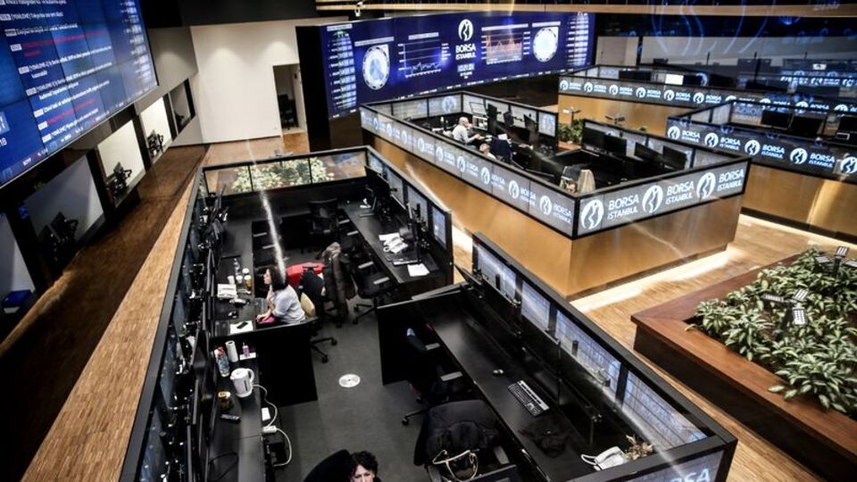 Ekim isimli yabancı yatırımcı, hisse alımında ivme kaybetti.