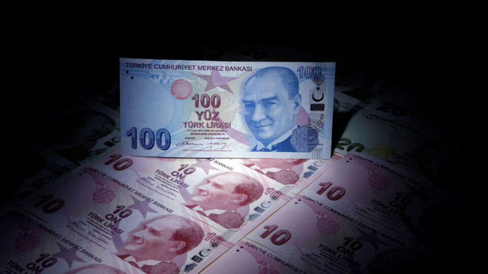 Hazine, iki farklı tahvil ihracında 47,6 milyar Türk Lirası borç aldı.