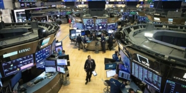 Hisse senetleri küresel piyasalarda değer kaybetti.