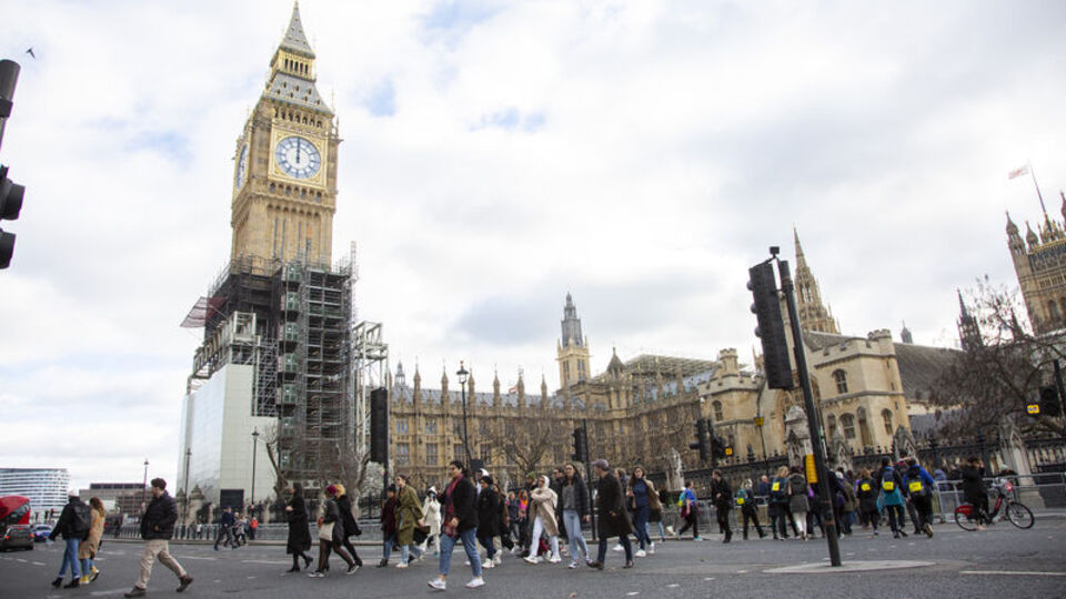 İngiltere ekonomisindeki büyüme tahminleri karşılanamadı.