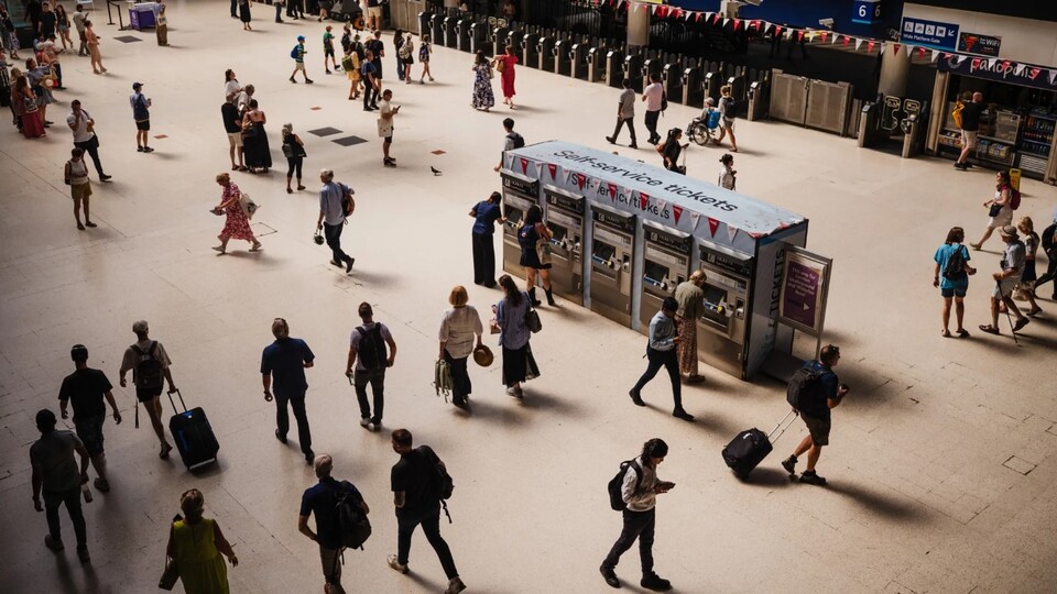 İngiltere'de işsizlik, pandemiden bu yana rekor seviyeye yükseldi.
