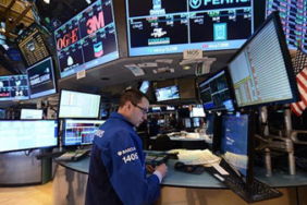 New York borsası karmaşık bir şekilde başladı.