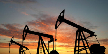 Petrolün satışı düşüşle geriledi.