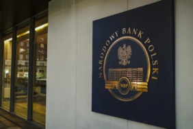 Polonya'nın Merkez Bankası faiz oranlarını düşürdü.